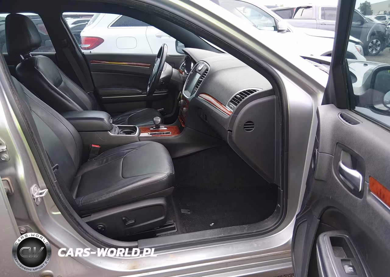 2014 Chrysler 300 VIN:2C3CCAAG0EH182795 - 5
