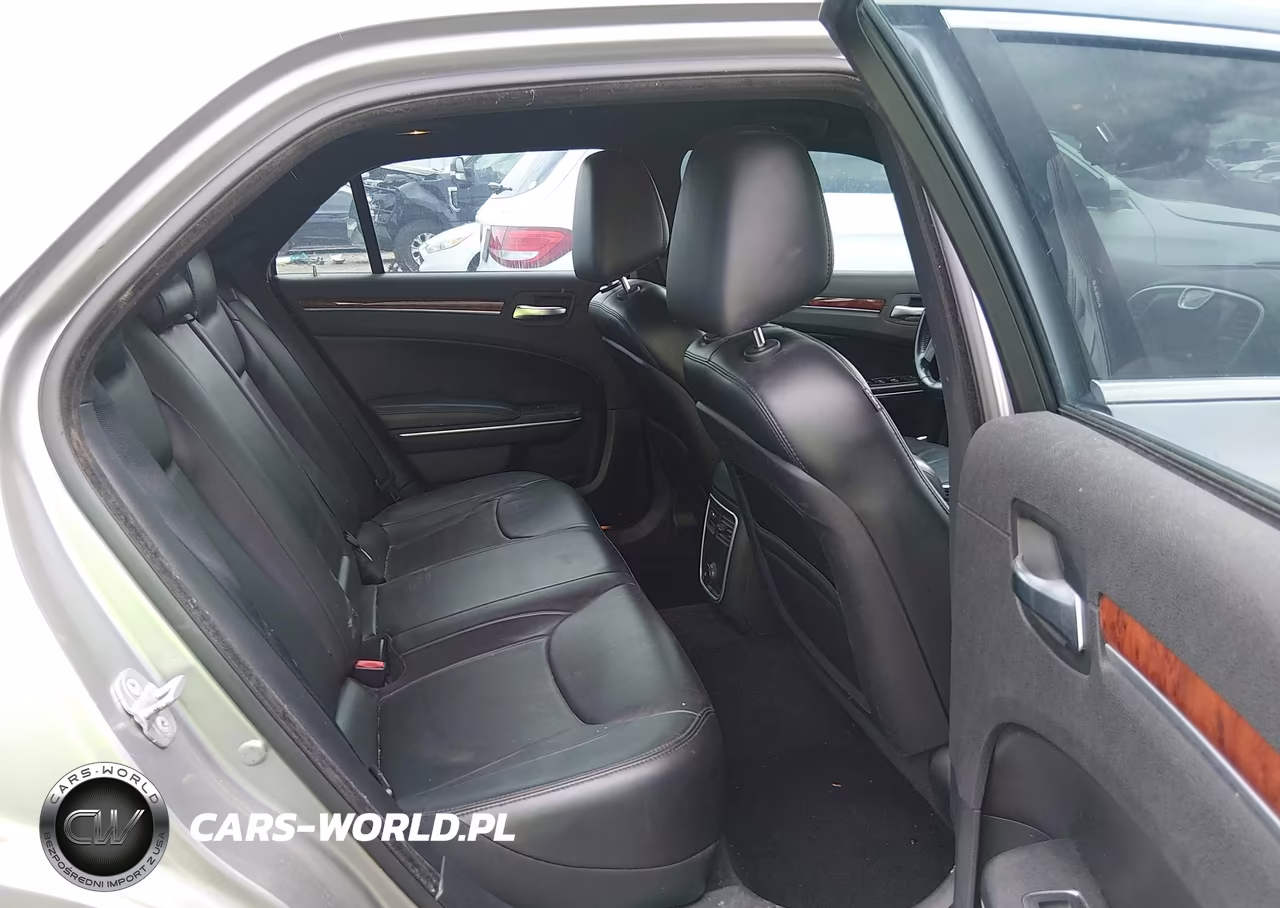 2014 Chrysler 300 VIN:2C3CCAAG0EH182795 - 8