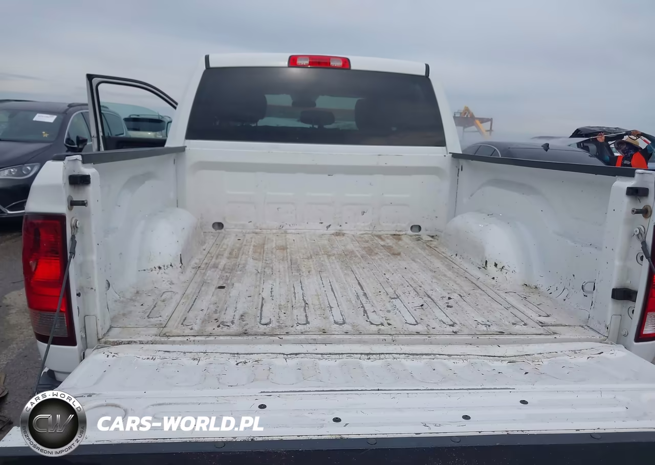 2015 Ram 1500 Express VIN:1C6RR7KG7FS699065 - 17
