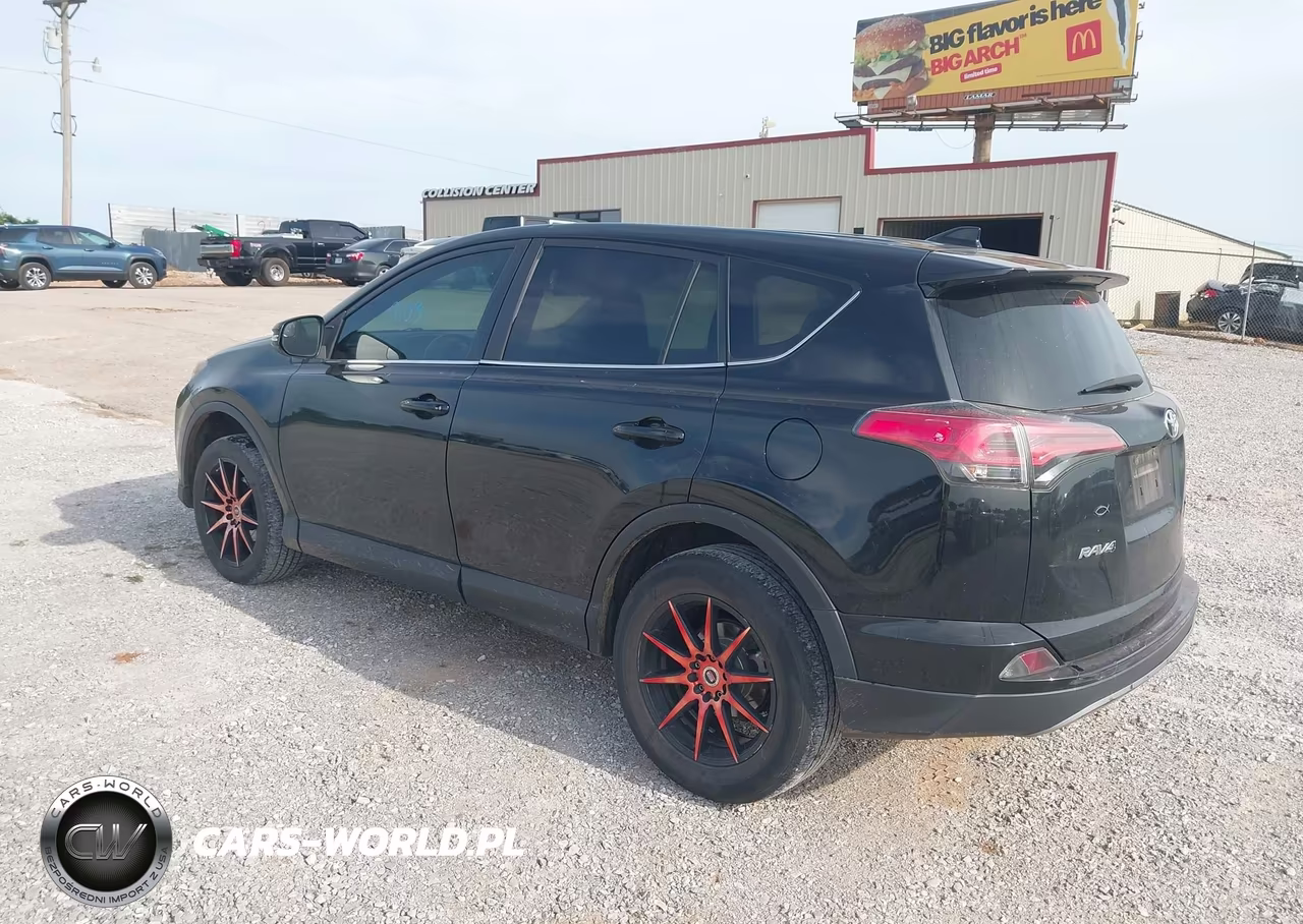 2018 Toyota Rav4 Xle VIN:2T3RFREV8JW789753 - 3