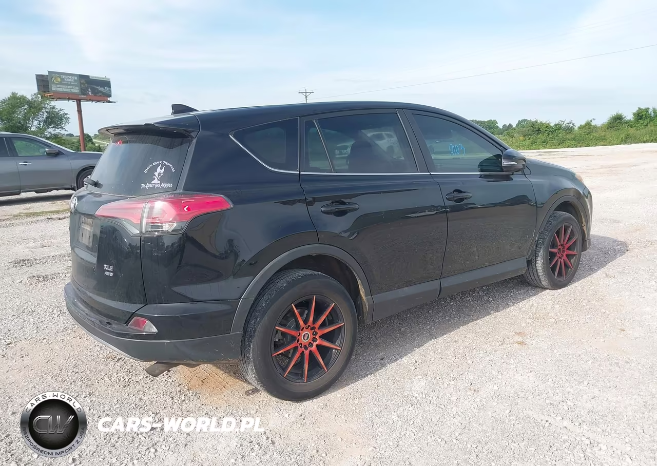 2018 Toyota Rav4 Xle VIN:2T3RFREV8JW789753 - 4