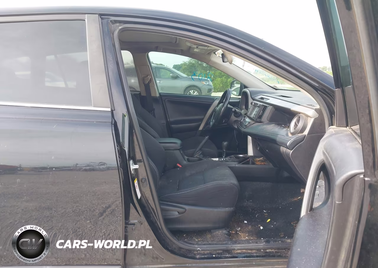 2018 Toyota Rav4 Xle VIN:2T3RFREV8JW789753 - 5