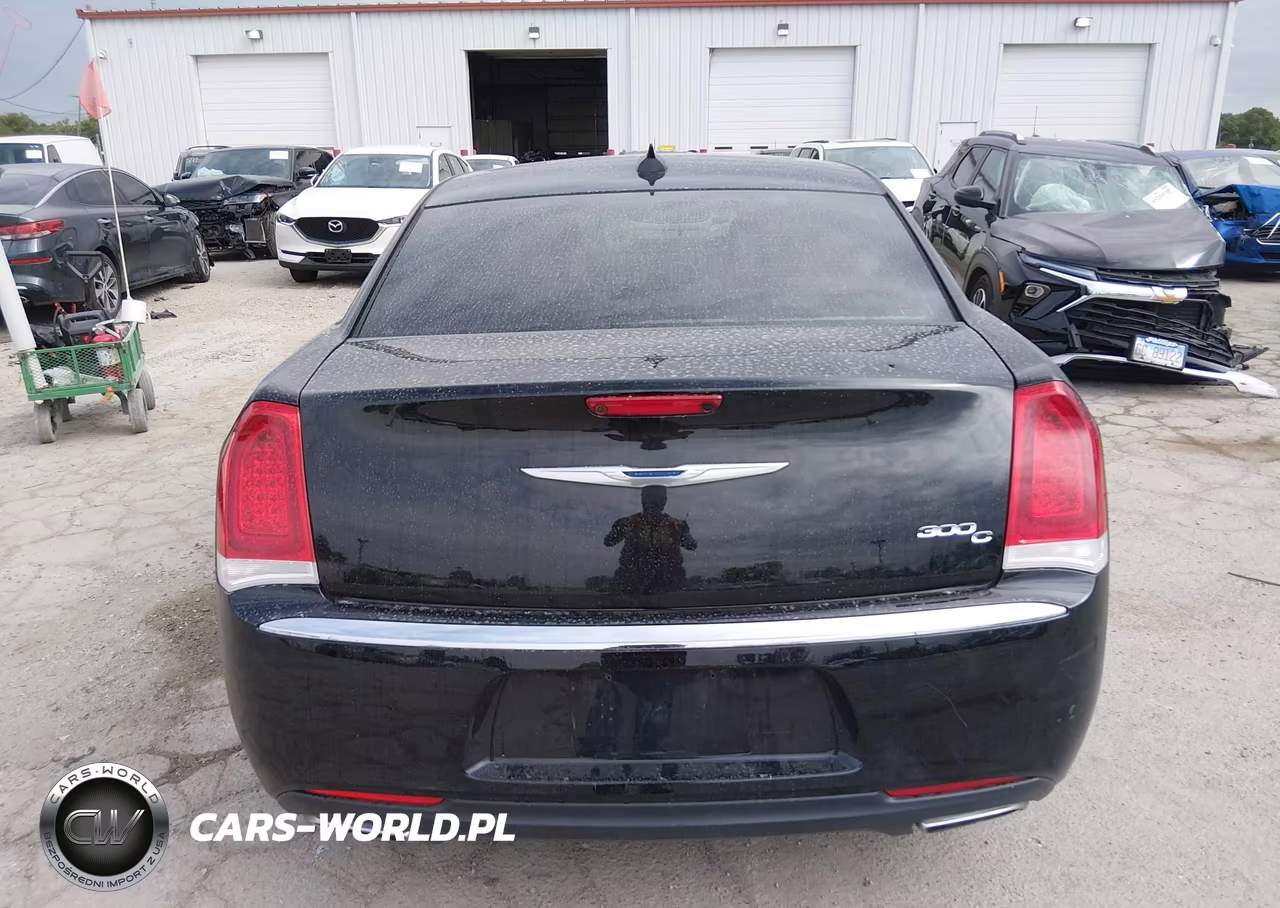 2016 Chrysler 300C VIN:2C3CCAEG4GH208151 - 16