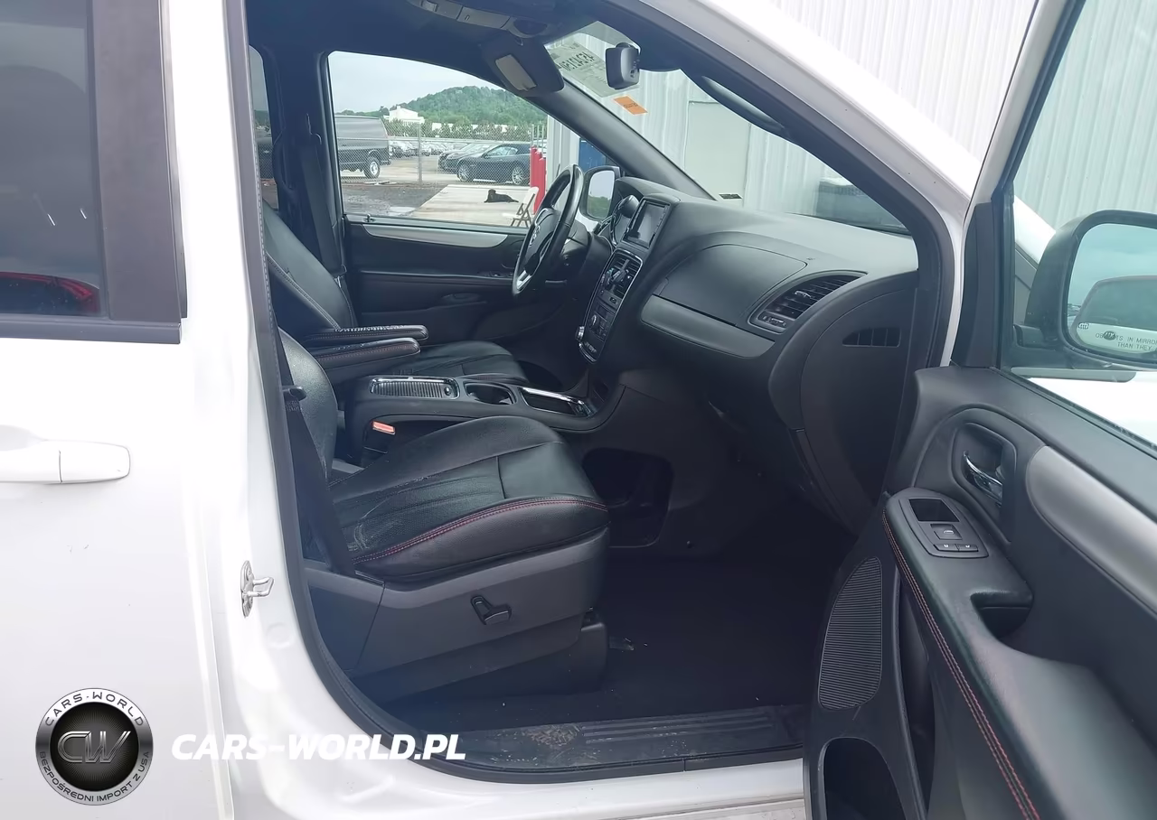 2018 Dodge Grand Caravan Gt VIN:2C4RDGEG9JR288618 - 5