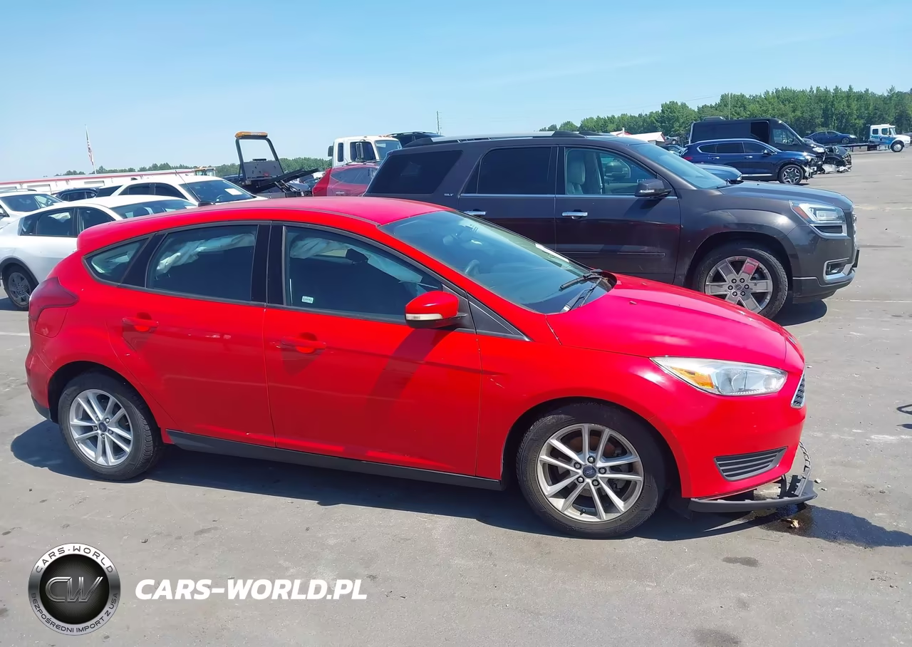 2017 Ford Focus Se VIN:1FADP3K27HL215579 - 13