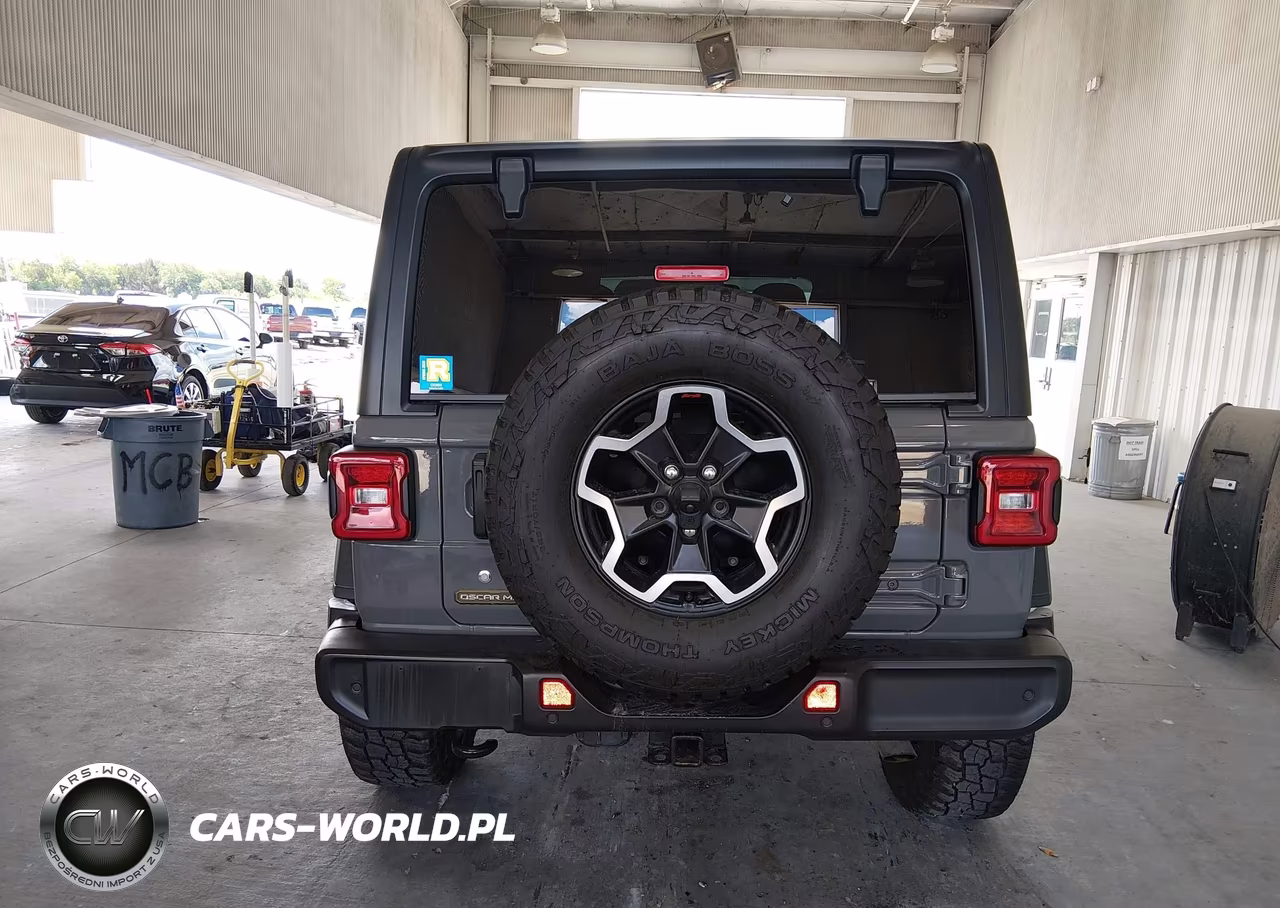 2020 Jeep Wrangler Unlimited Freedom 4X4 VIN:1C4HJXDG4LW201160 - 17