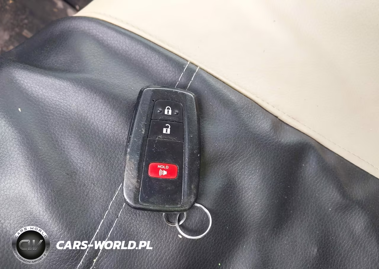 2016 Toyota Prius Three VIN:JTDKARFU7G3503280 - 11