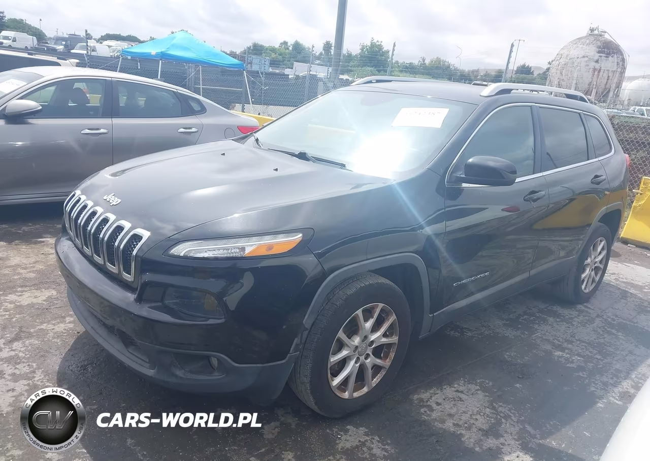 2015 Jeep Cherokee Latitude VIN:1C4PJLCB9FW790978 - 2