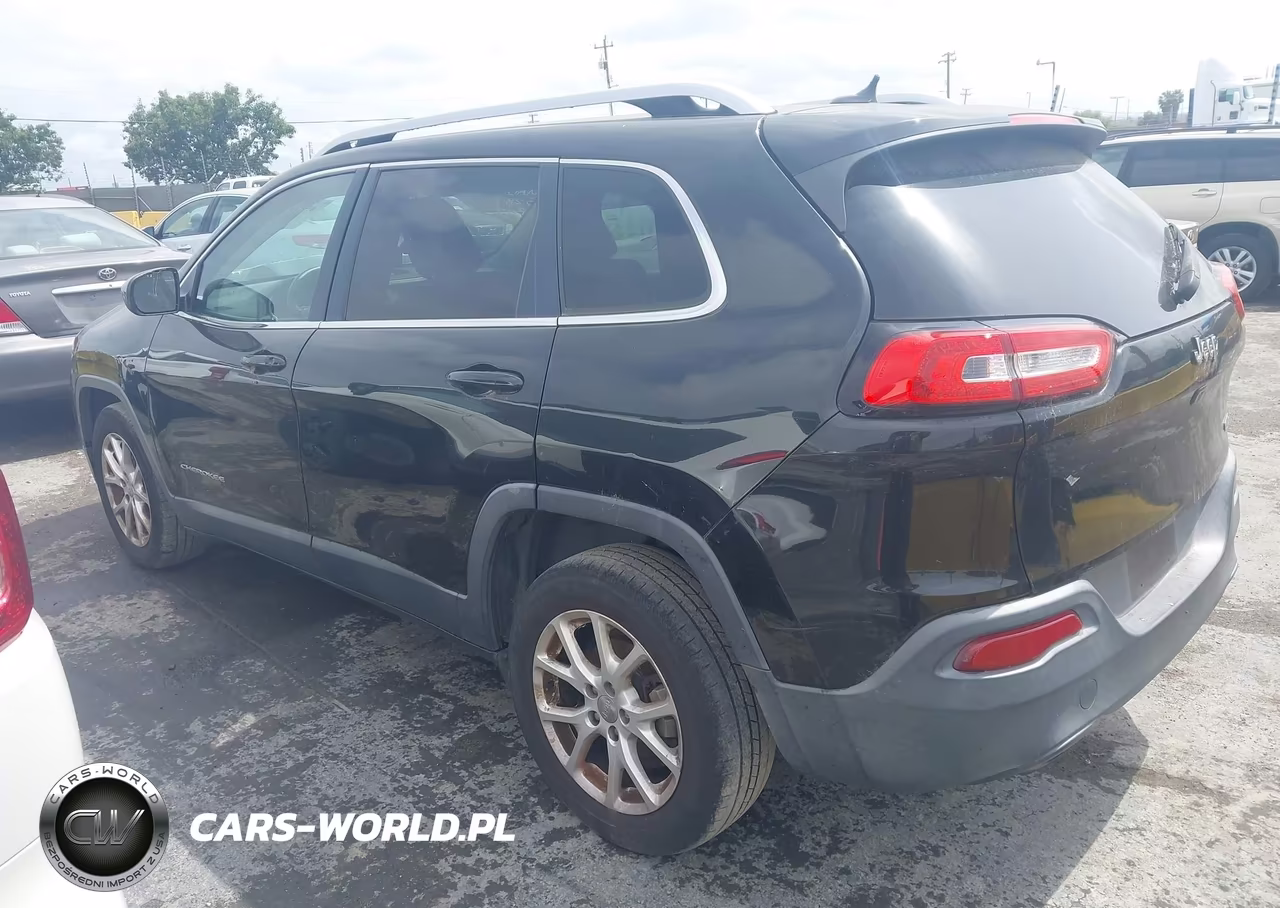 2015 Jeep Cherokee Latitude VIN:1C4PJLCB9FW790978 - 3