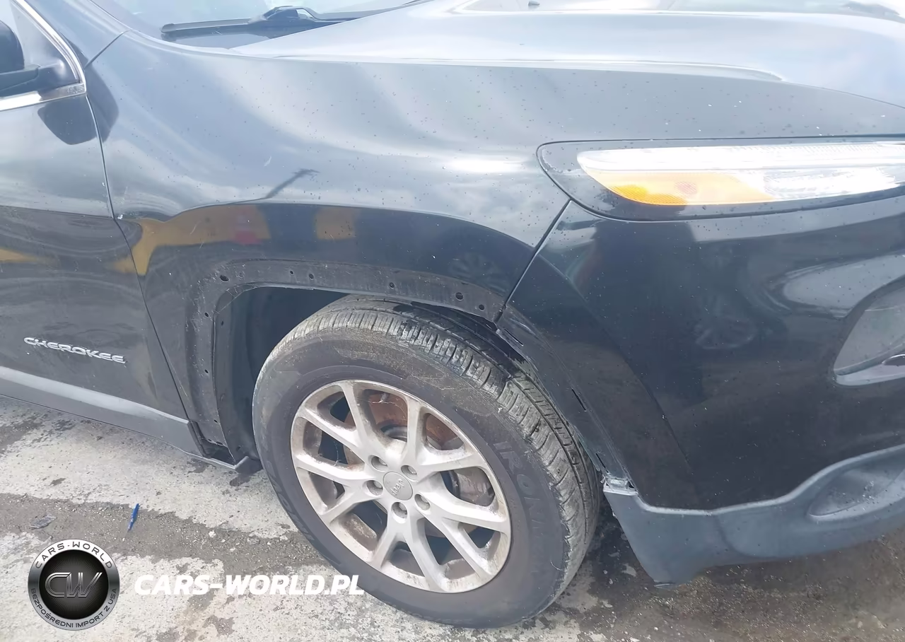2015 Jeep Cherokee Latitude VIN:1C4PJLCB9FW790978 - 6