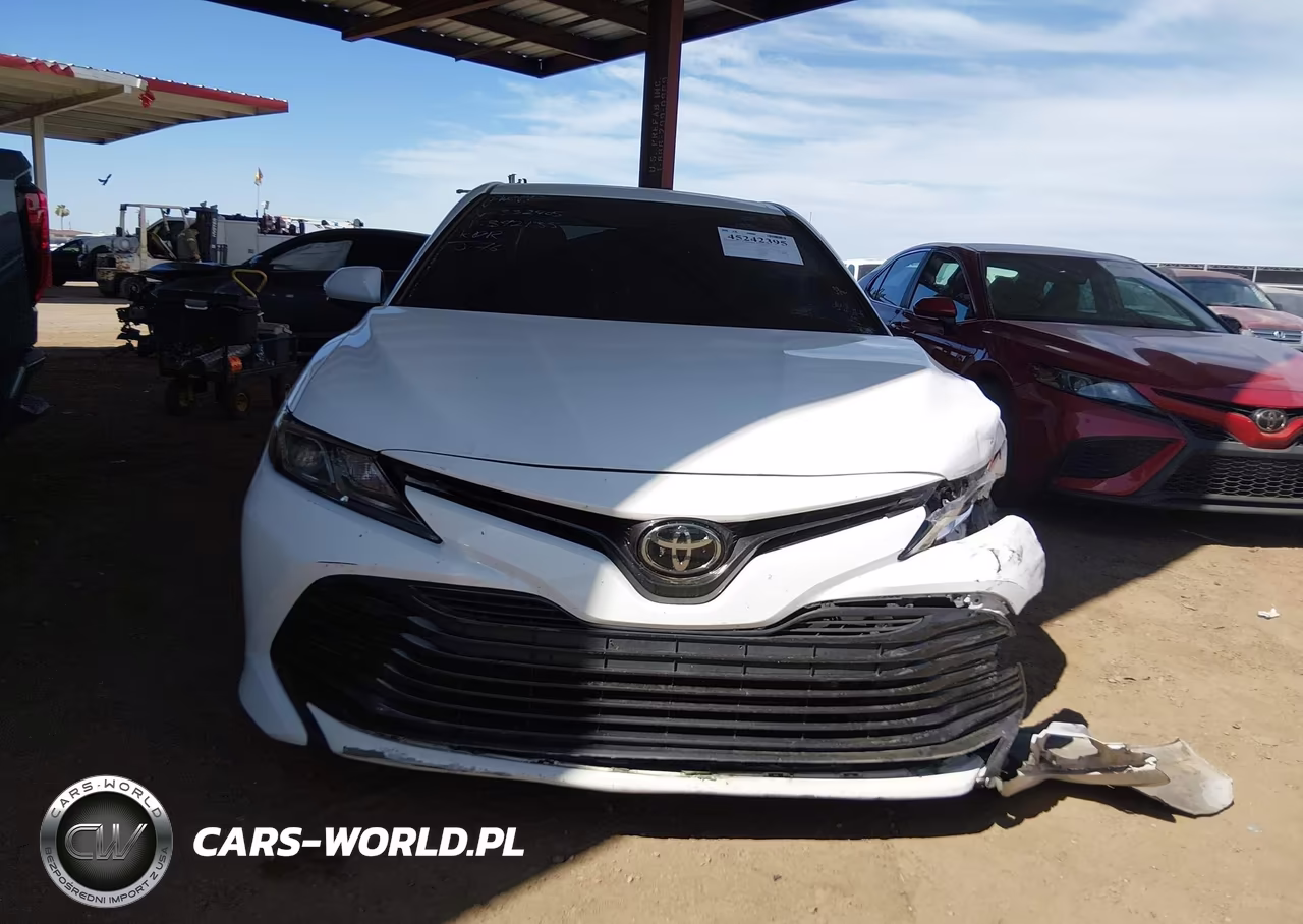 2020 Toyota Camry Le VIN:4T1C11AK6LU332405 - 12