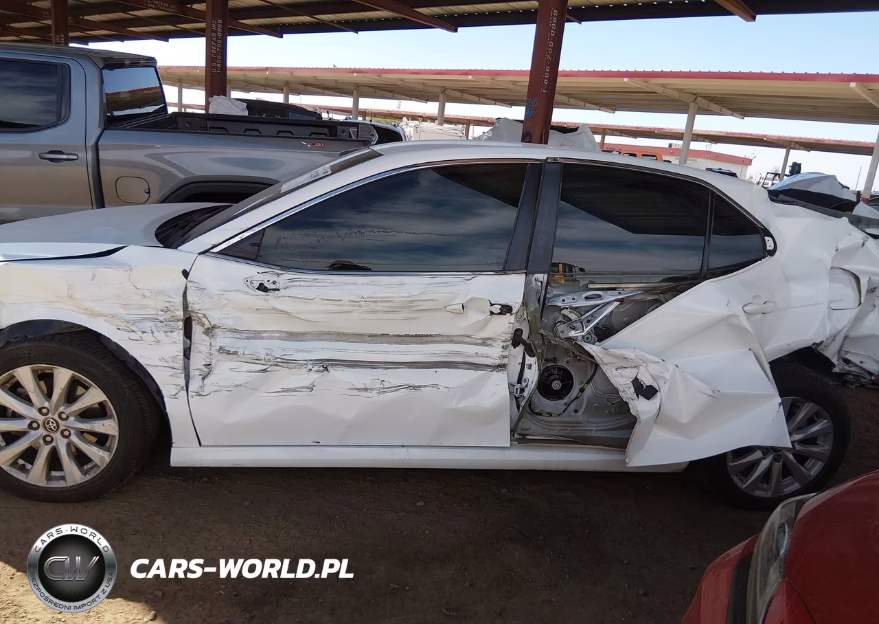 2020 Toyota Camry Le VIN:4T1C11AK6LU332405 - 14