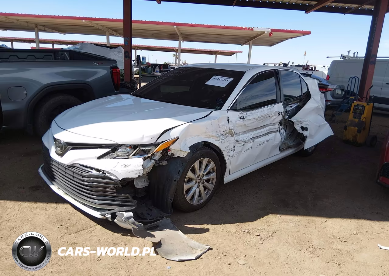 2020 Toyota Camry Le VIN:4T1C11AK6LU332405 - 2