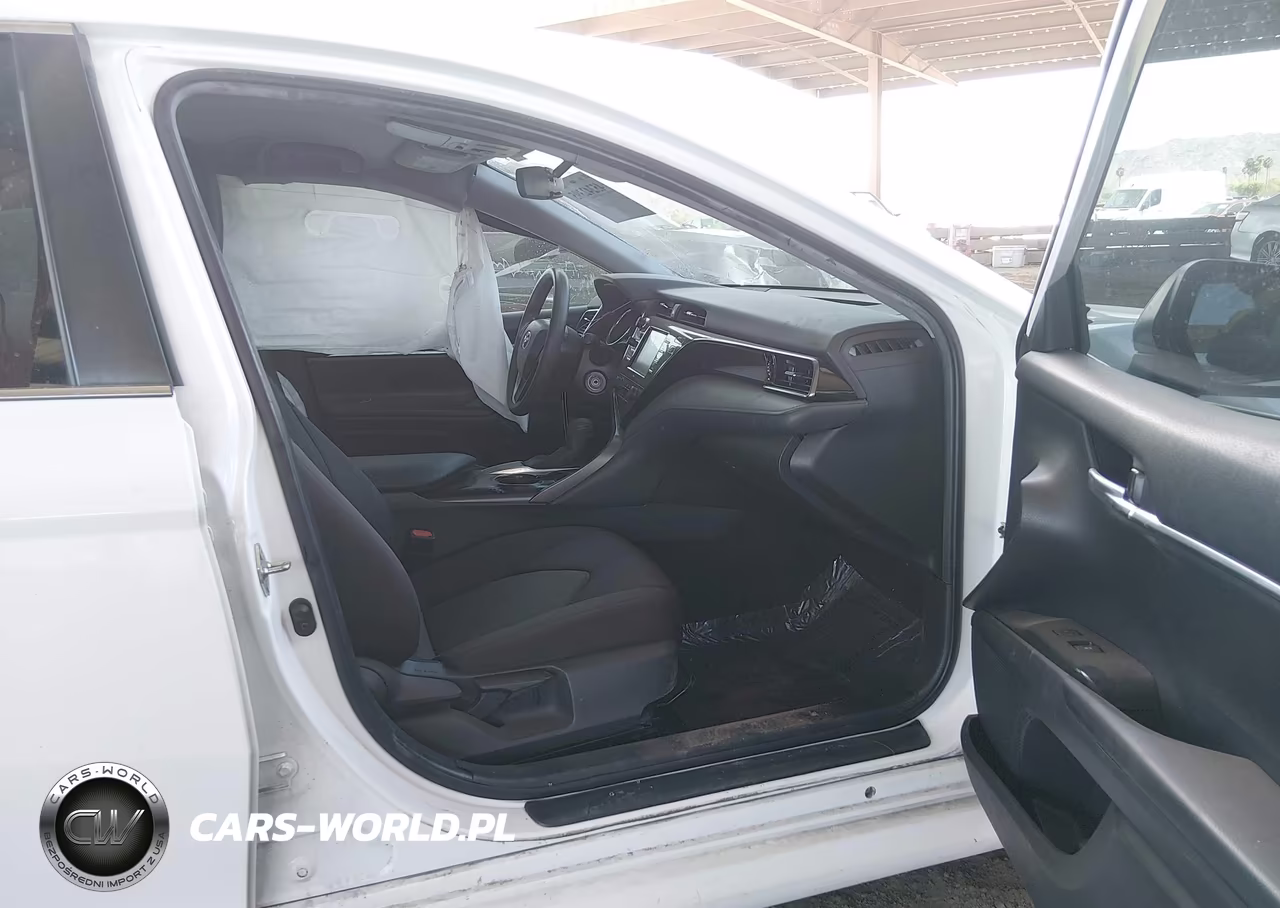 2020 Toyota Camry Le VIN:4T1C11AK6LU332405 - 5