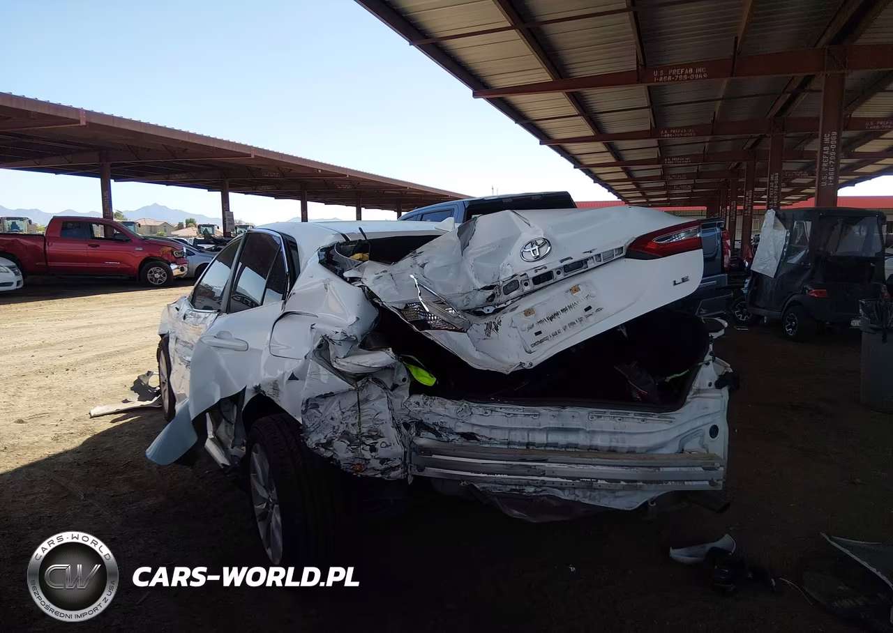 2020 Toyota Camry Le VIN:4T1C11AK6LU332405 - 6