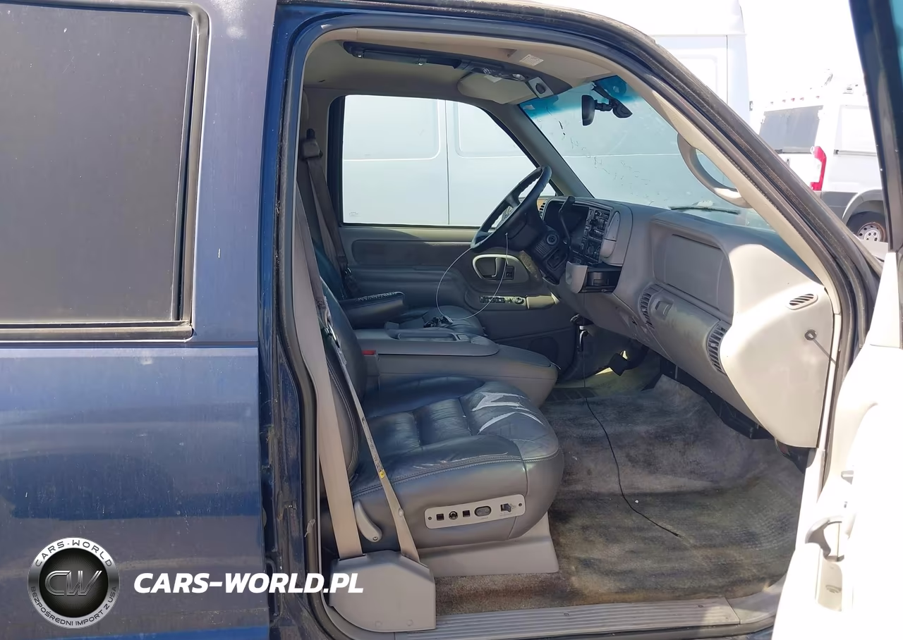 2000 Chevrolet Tahoe Z71 VIN:1GNEK13R9YR221031 - 5