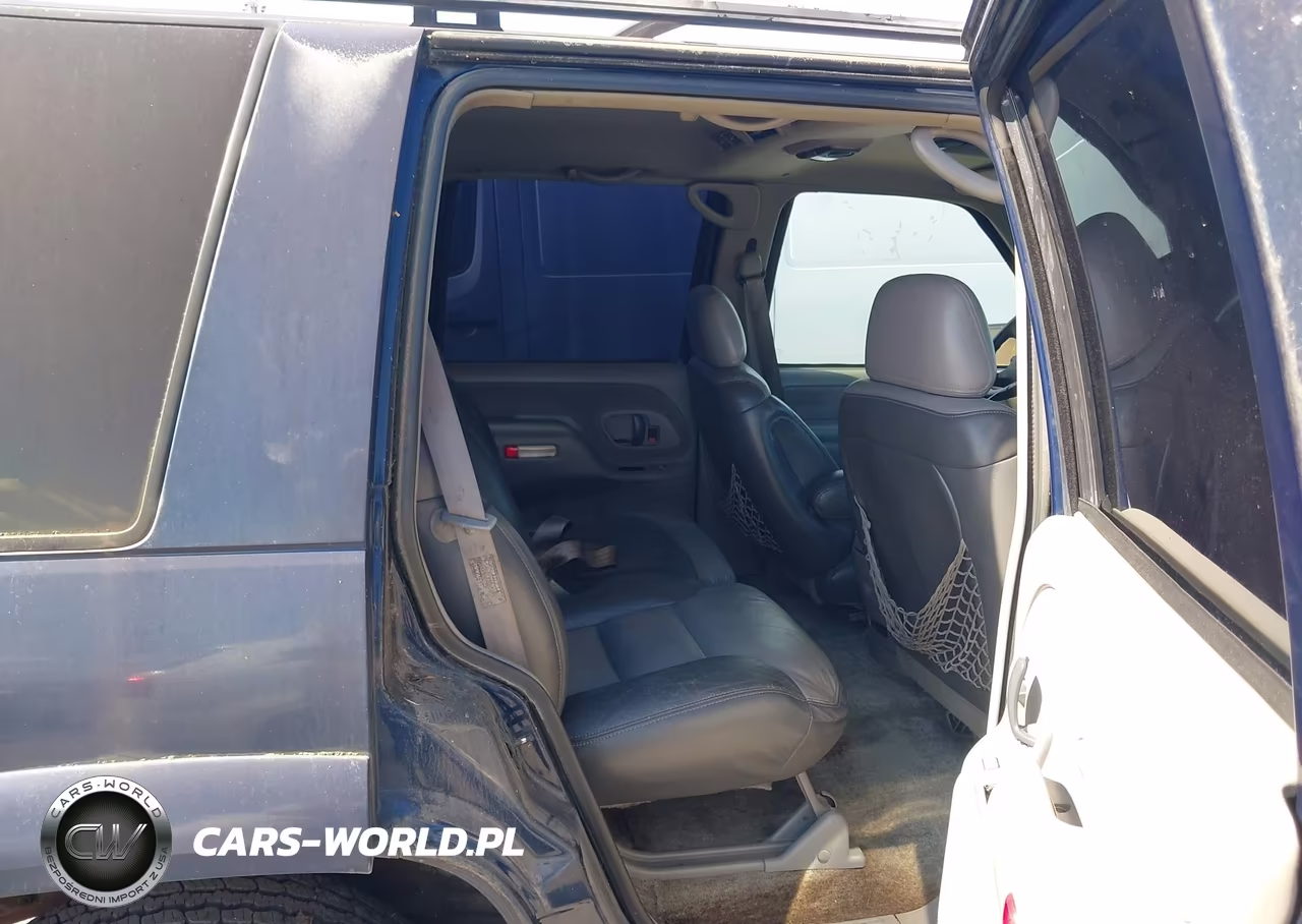 2000 Chevrolet Tahoe Z71 VIN:1GNEK13R9YR221031 - 8