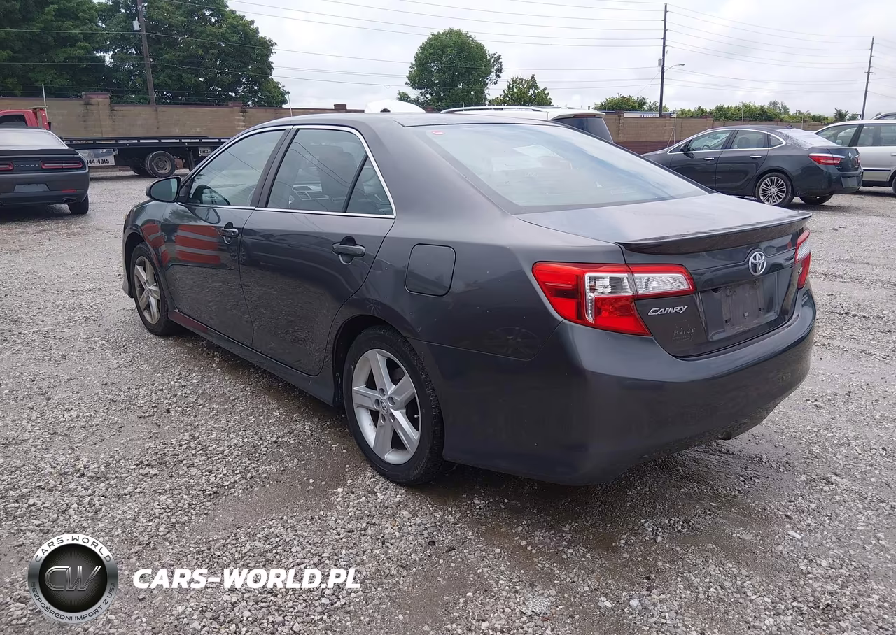 2014 Toyota Camry Se VIN:4T1BF1FK3EU387175 - 3