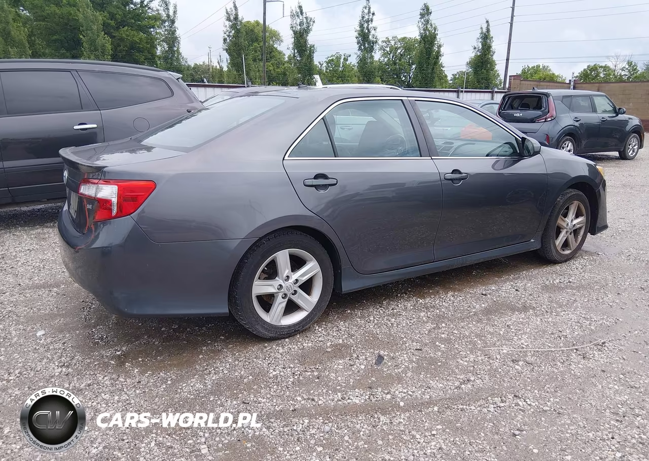 2014 Toyota Camry Se VIN:4T1BF1FK3EU387175 - 4