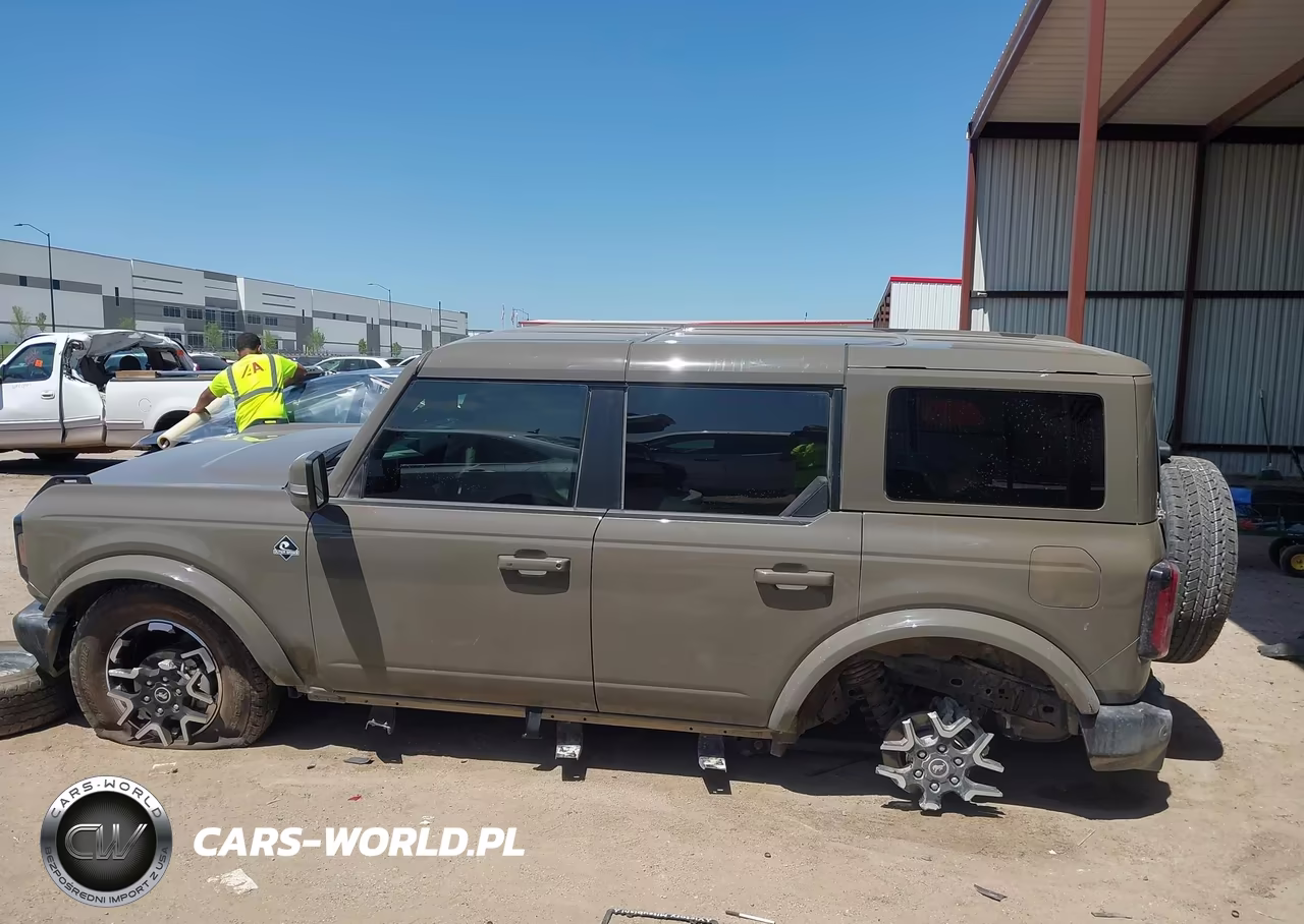 2025 Ford Bronco Outer Banks VIN:1FMEE8BP9SLB15435 - 14