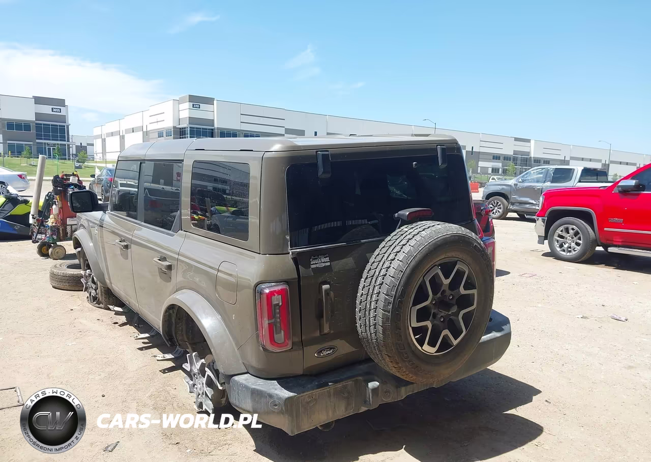 2025 Ford Bronco Outer Banks VIN:1FMEE8BP9SLB15435 - 3
