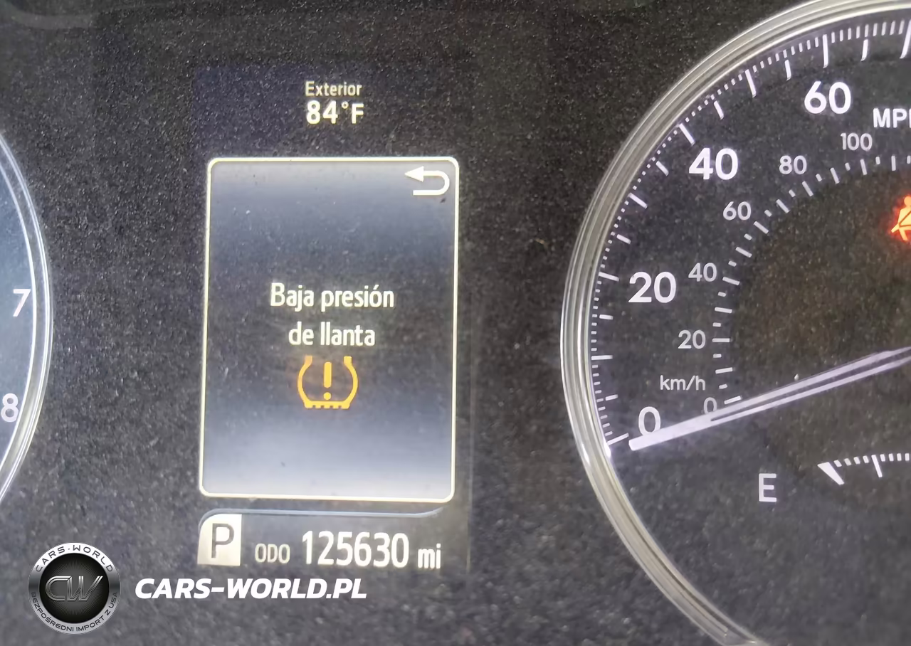 2016 Toyota Camry Le VIN:4T4BF1FK3GR584680 - 16