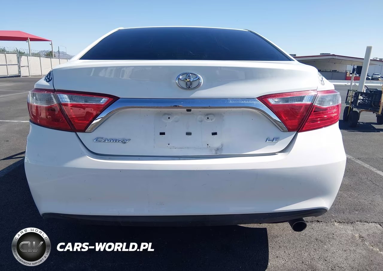 2016 Toyota Camry Le VIN:4T4BF1FK3GR584680 - 17
