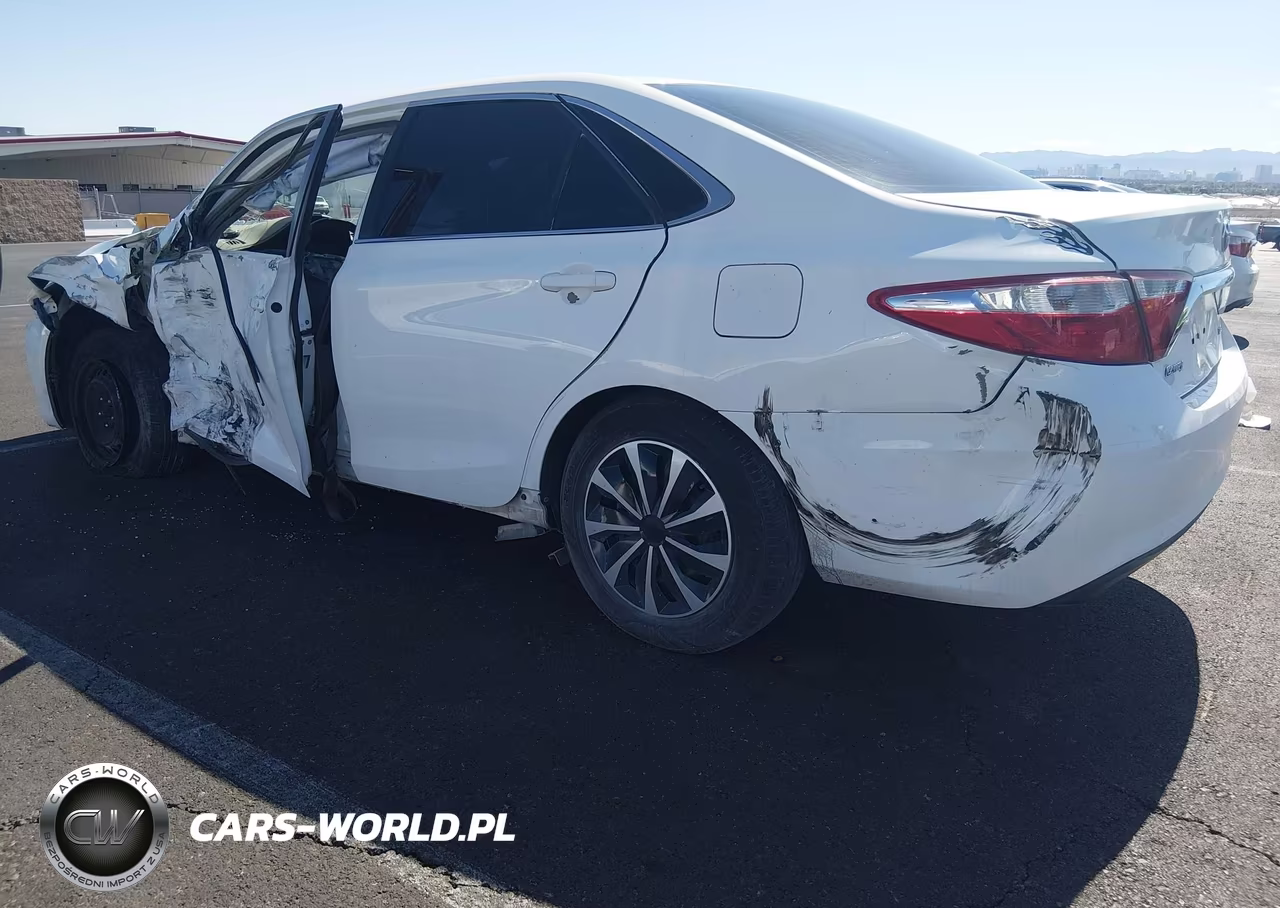 2016 Toyota Camry Le VIN:4T4BF1FK3GR584680 - 3