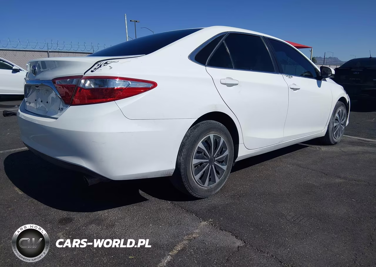 2016 Toyota Camry Le VIN:4T4BF1FK3GR584680 - 4