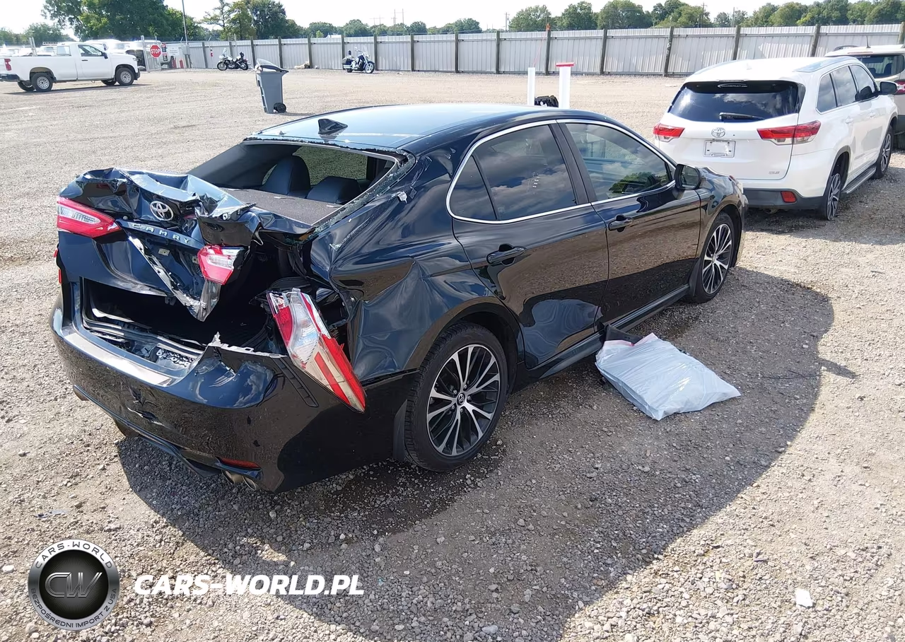 2019 Toyota Camry Se VIN:4T1B11HK2KU746751 - 4