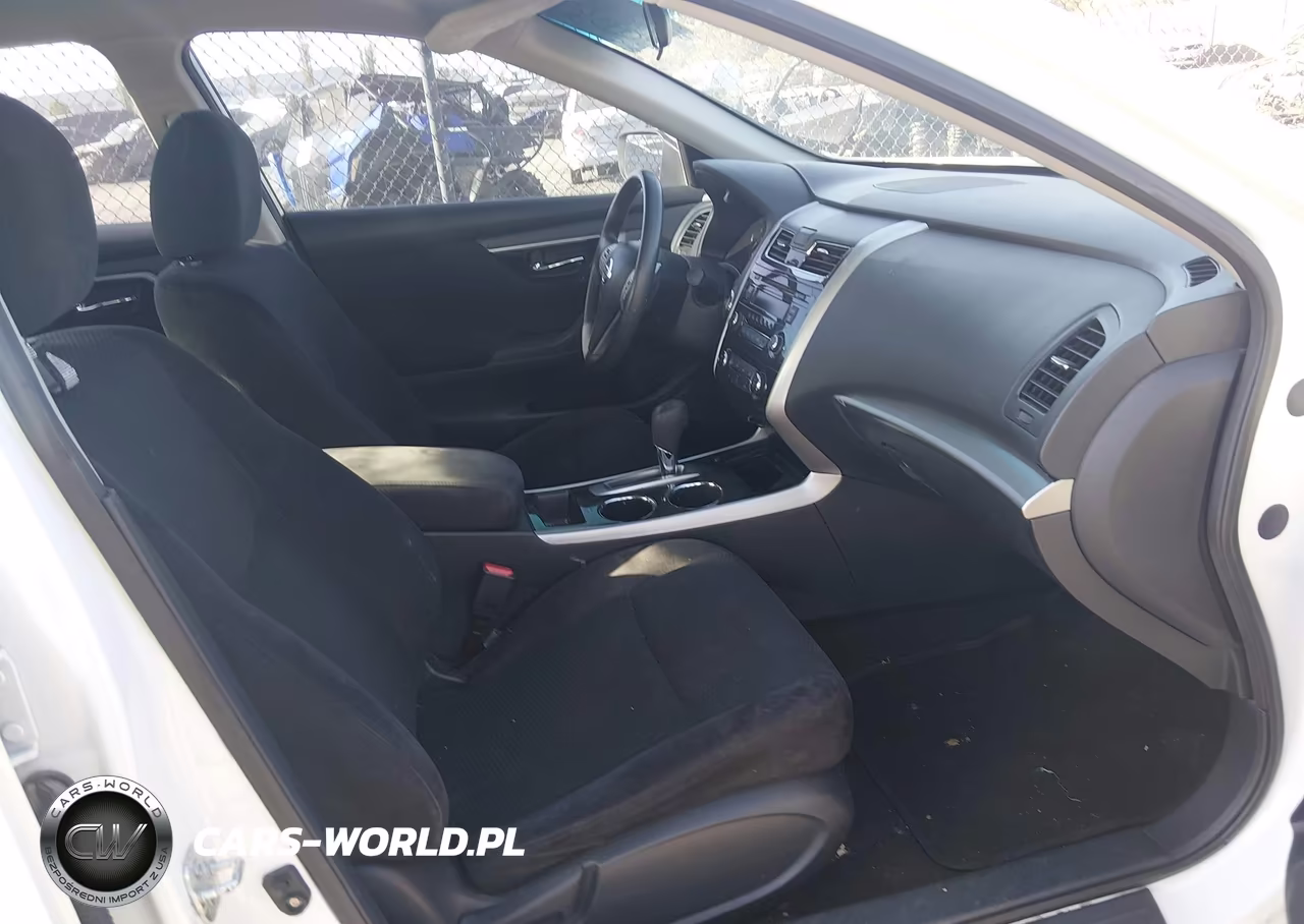 2014 Nissan Altima 2.5 S VIN:1N4AL3AP7EN210345 - 5