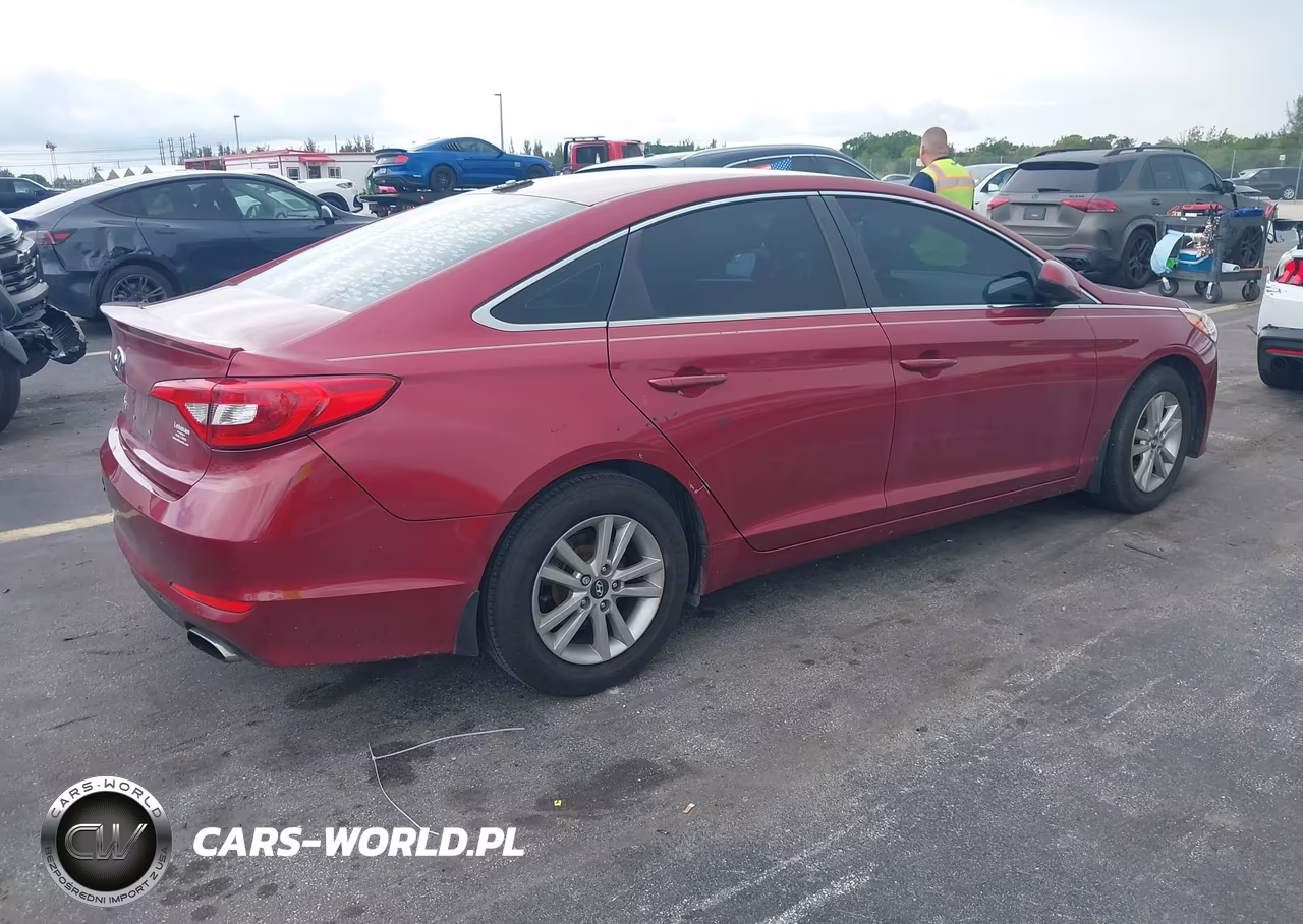 2015 Hyundai Sonata Se VIN:5NPE24AF9FH227483 - 4