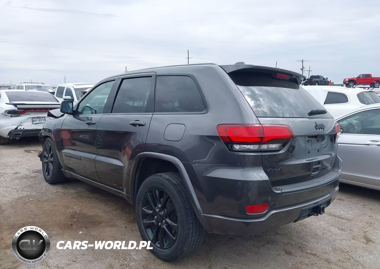 2020 Jeep Grand Cherokee Altitude 4X4 VIN:1C4RJFAG1LC400767 - 3