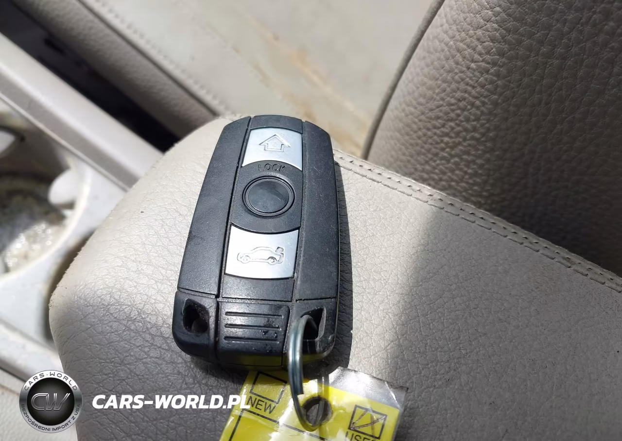 2011 BMW 128I VIN:WBAUN1C53BVH83689 - 11