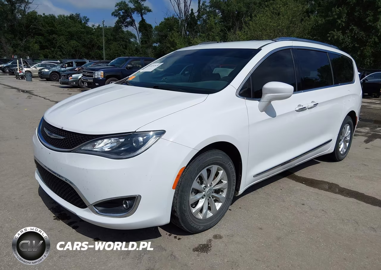2018 Chrysler Pacifica Touring L VIN:2C4RC1BG1JR290464 - 2