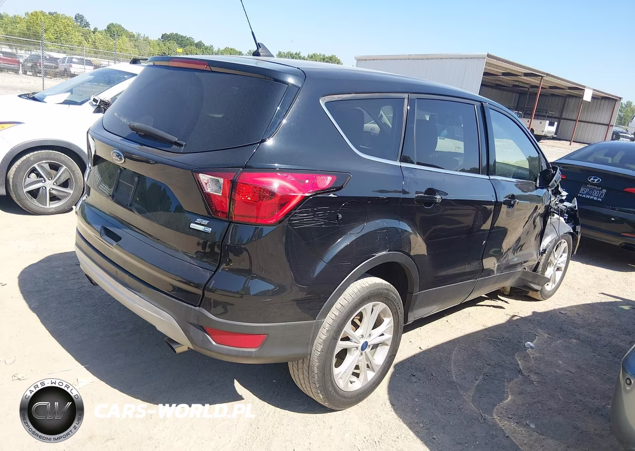 2019 Ford Escape Se VIN:1FMCU9GD4KUB24066 - 4
