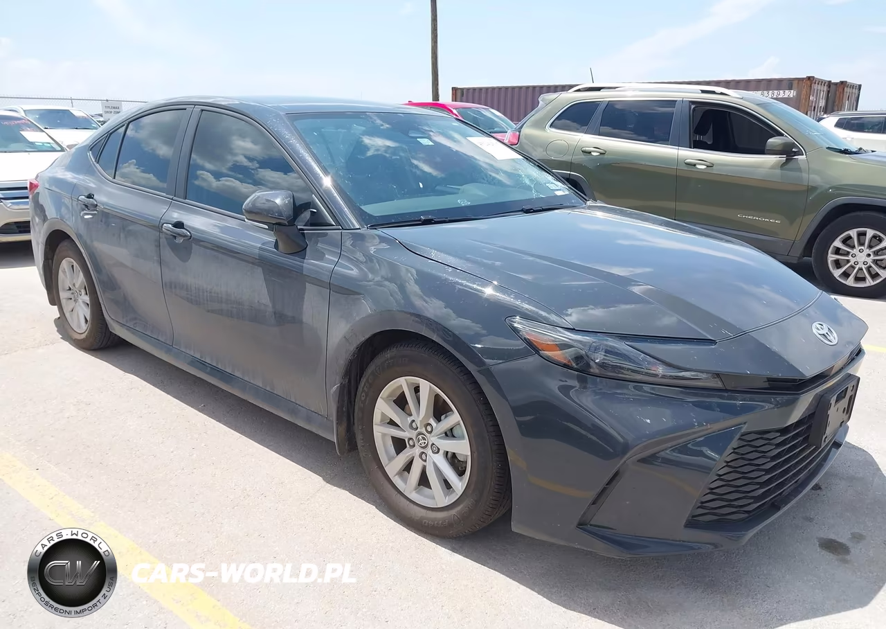 2025 Toyota Camry Le – zdjęcie 1 z 16