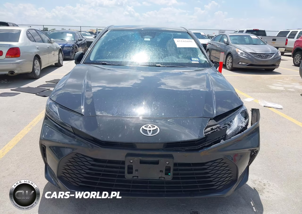 2025 Toyota Camry Le VIN:4T1DAACK9SU615798 - 12