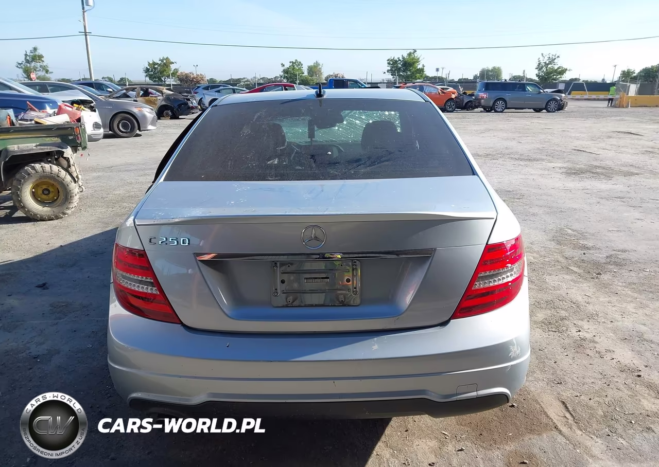 2013 Mercedes-Benz C 250 Sport VIN:WDDGF4HB8DG128838 - 16