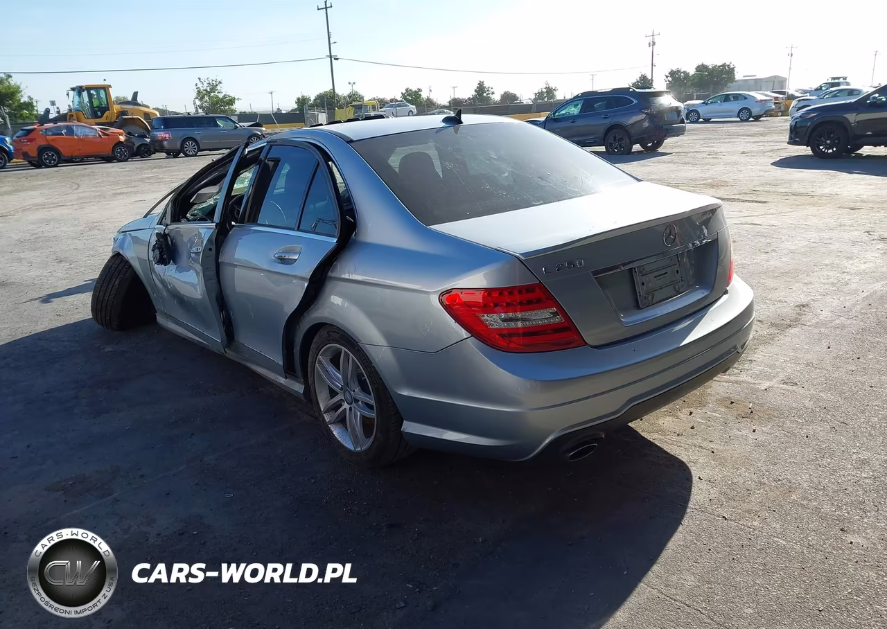 2013 Mercedes-Benz C 250 Sport VIN:WDDGF4HB8DG128838 - 3