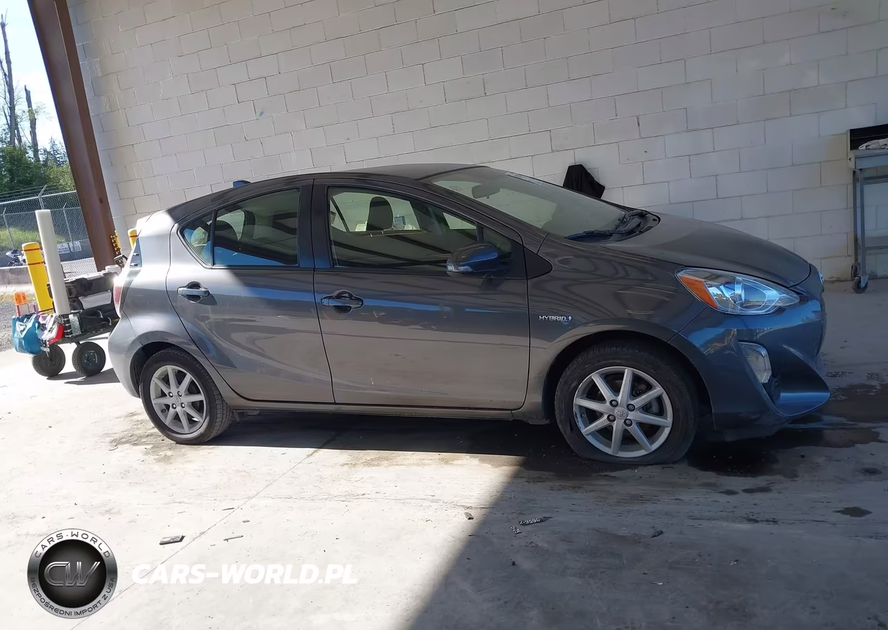 2015 Toyota Prius C Three VIN:JTDKDTB34F1105536 - 13