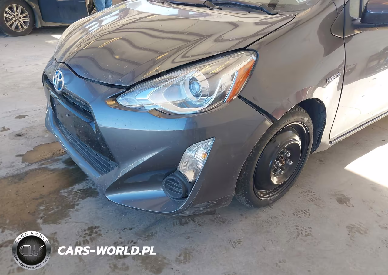 2015 Toyota Prius C Three VIN:JTDKDTB34F1105536 - 6