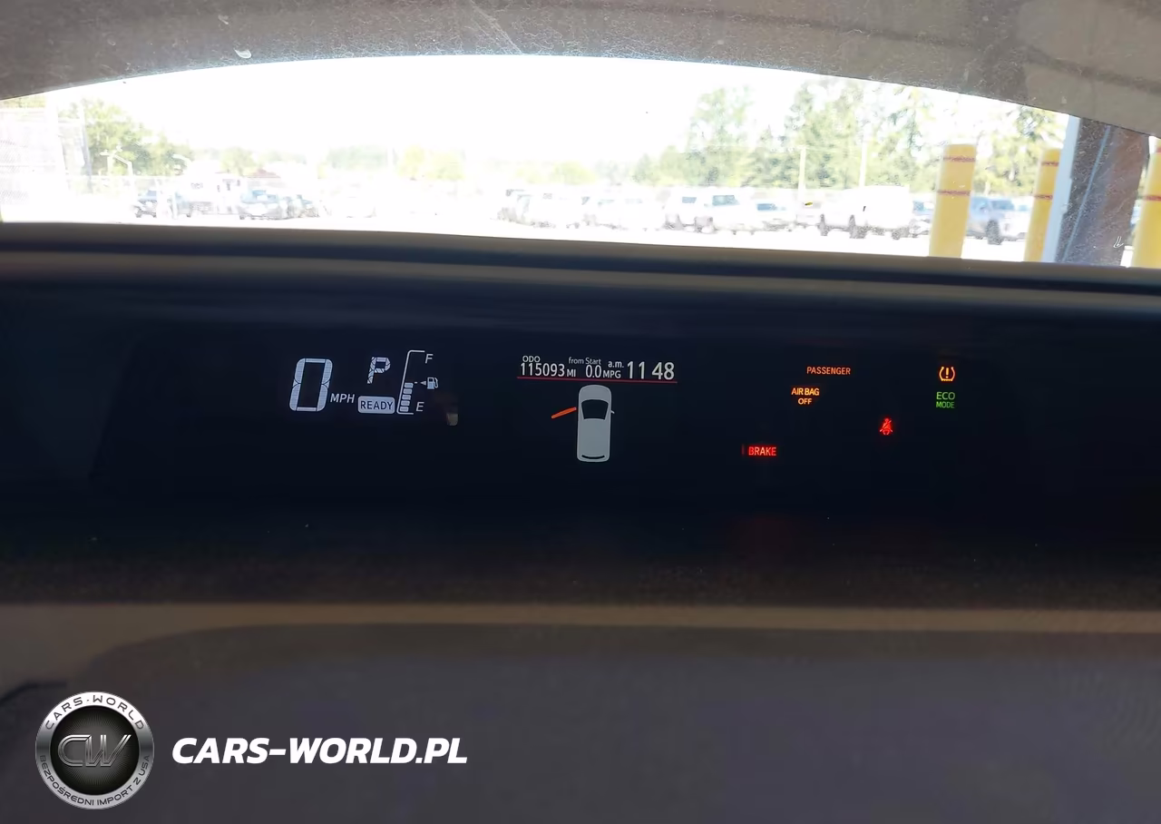 2015 Toyota Prius C Three VIN:JTDKDTB34F1105536 - 7