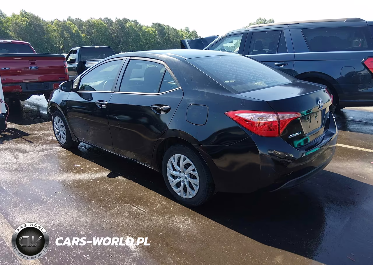 2019 Toyota Corolla Le VIN:5YFBURHE4KP930624 - 3