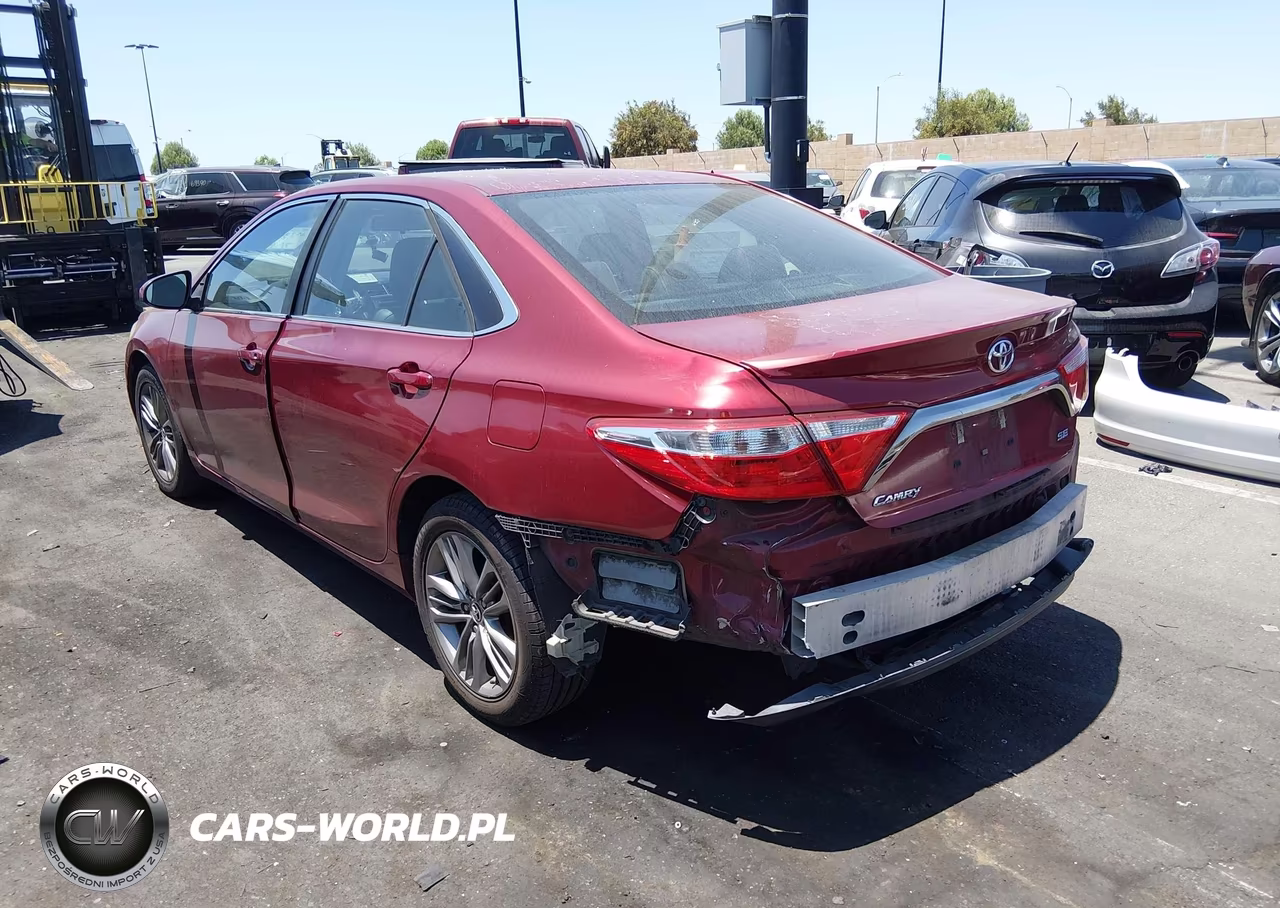 2015 Toyota Camry Se VIN:4T1BF1FK3FU974462 - 3