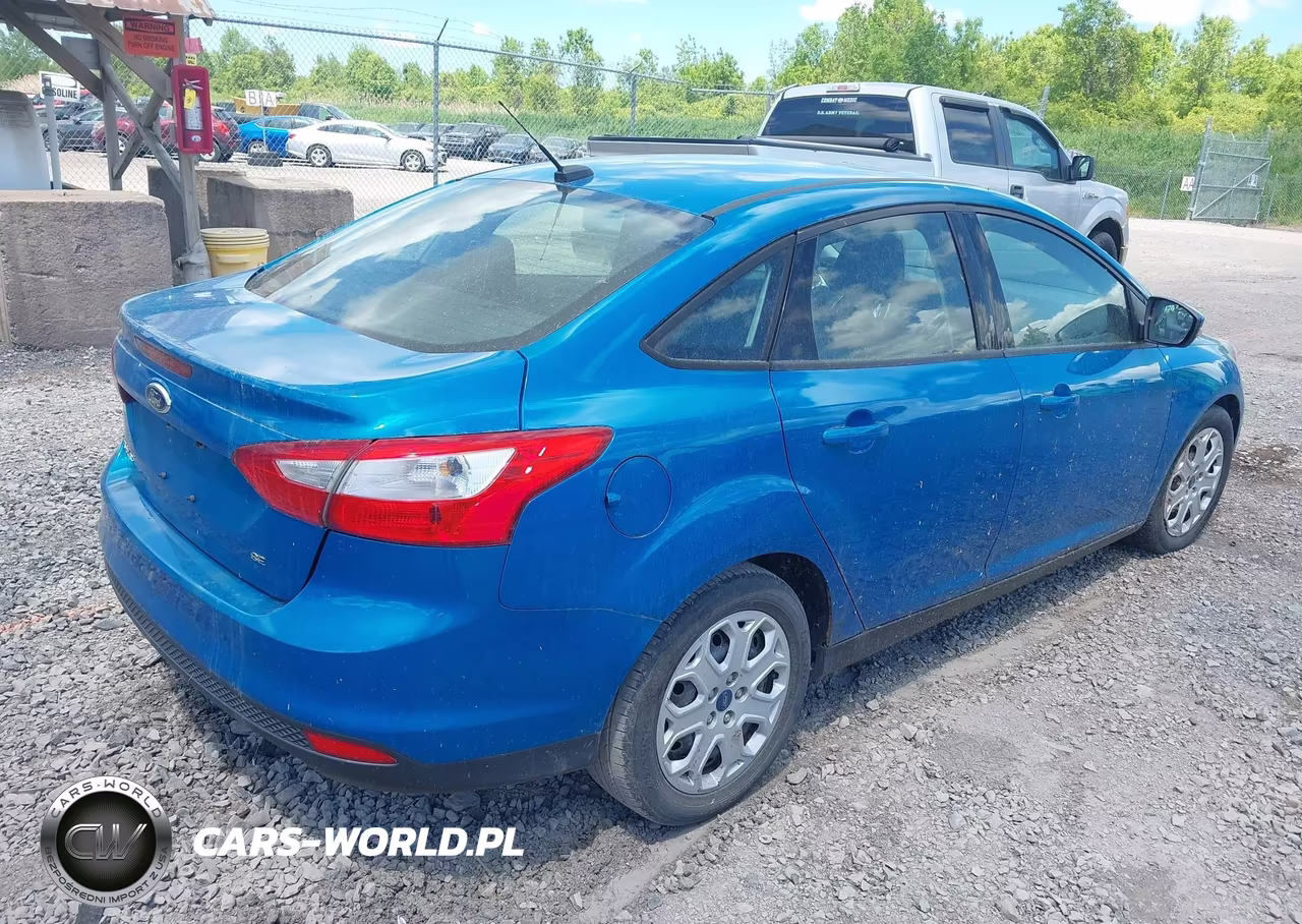 2012 Ford Focus Se VIN:1FAHP3F24CL335408 - 4