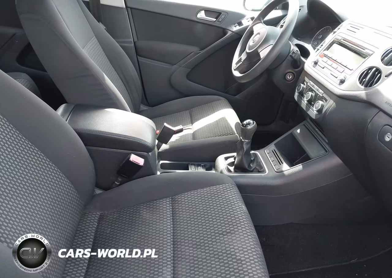 2011 Volkswagen Tiguan S VIN:WVGCV7AX1BW541704 - 5