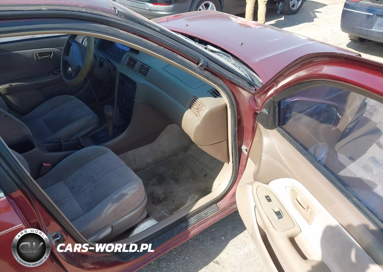 1999 Toyota Camry Le VIN:JT2BG22K4X0289269 - 5