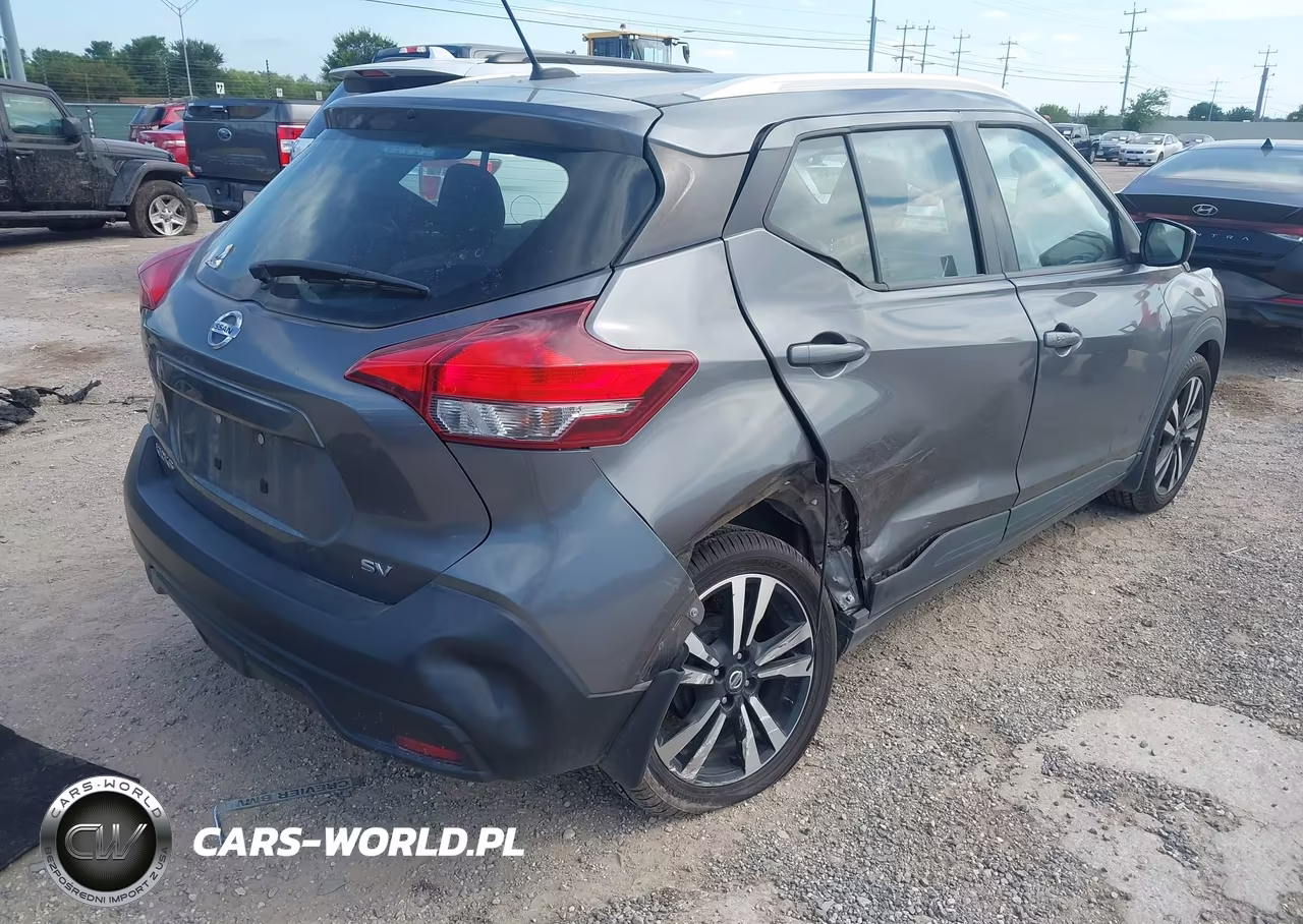 2019 Nissan Kicks Sv VIN:3N1CP5CU9KL492167 - 4