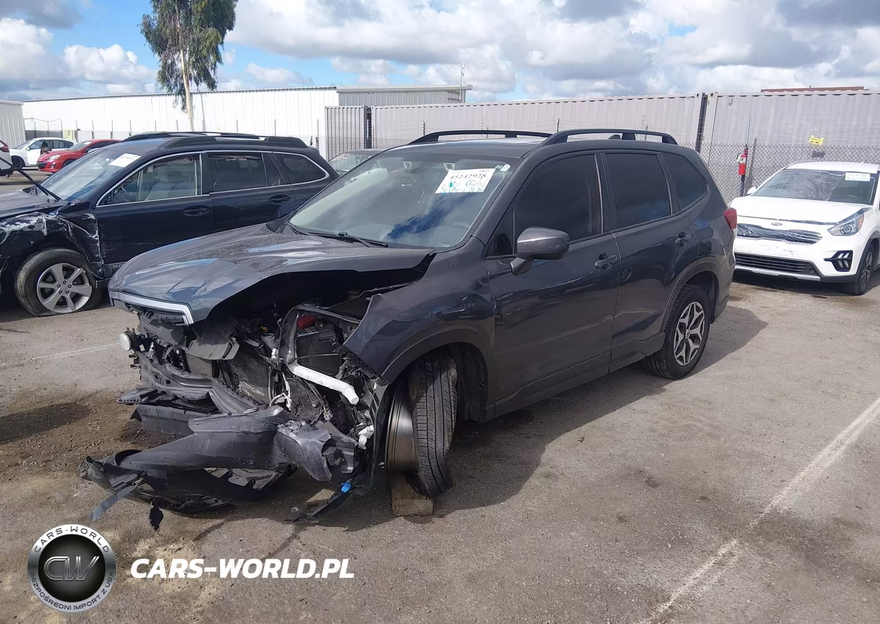 2021 Subaru Forester Premium VIN:JF2SKAJC8MH481318 - 2